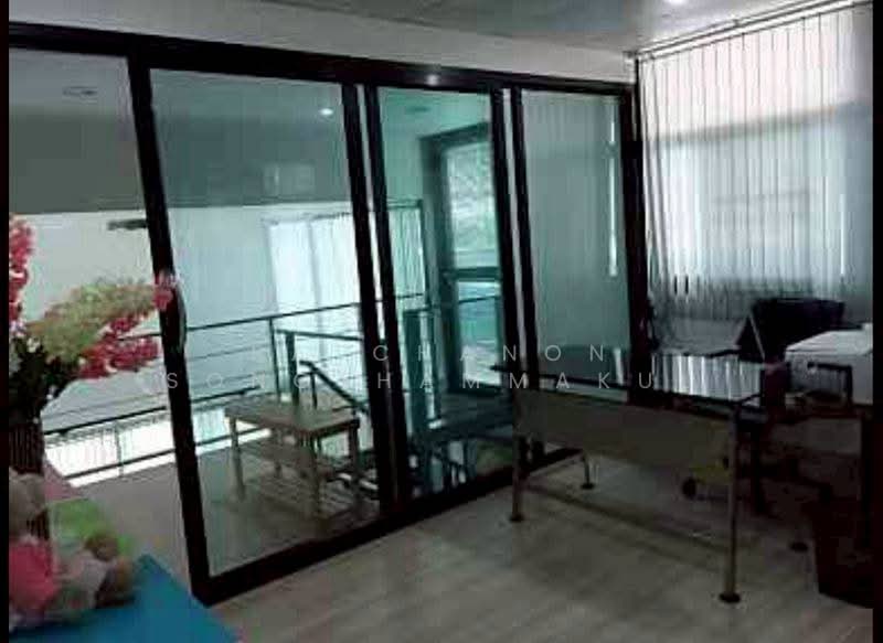 4-BR House, Bangkok, Khlong Chaokhun Sing, Wang Thonglang, Bangkok, 4 Bedrooms, 325 sqm, Single Detached House For Rent, by Ratchanon Songthammakul, 500386779 - DDproperty.com