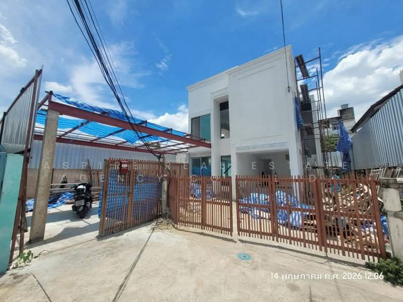Pre Sale 15.9 MB, Newly Renovat, 2-Storey Detached House, Corner, Ratchayothin-Ratchada 42, Bangkok, Chan Kasem, Chatuchak, Bangkok, 4 Bedrooms, 250 sqm, Single Detached House For Sale, by Aspire Real Estate Agency Co., Ltd., 500386845 - DDproperty.com