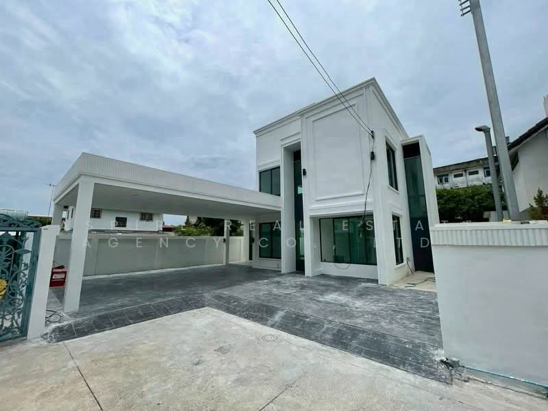 Pre Sale 15.9 MB, Newly Renovat, 2-Storey Detached House, Corner, Ratchayothin-Ratchada 42, Bangkok, Chan Kasem, Chatuchak, Bangkok, 4 Bedrooms, 250 sqm, Single Detached House For Sale, by Aspire Real Estate Agency Co., Ltd., 500386845 - DDproperty.com