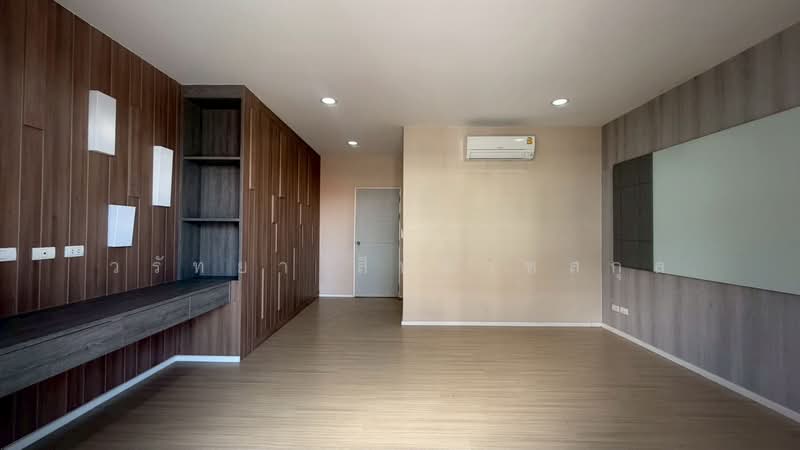 Baan Klang Muang Kaset-Nawamin, Bangkok, Soi Nawamin 70 Yeak 11-2, Khlong Kum, Bueng Kum, Bangkok, 3 Bedrooms, 220 sqm, Townhouse For Rent, by วรัทยา สีหนาทสกุล, 500386921 - DDproperty.com