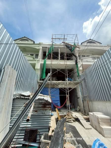 Pre Sale 14.9 MB, Newly Renovat, Newly renovat 3-storey Townhome,Modern Loft style, Soi Phaholyothi, Bangkok, Jom Phon, Chatuchak, Bangkok, 3 Bedrooms, 400 sqm, Townhouse For Sale, by Aspire Real Estate Agency Co., Ltd., 500386953 - DDproperty.com