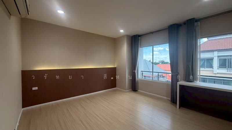 Baan Klang Muang Kaset-Nawamin, Bangkok, Soi Nawamin 70 Yeak 11-2, Khlong Kum, Bueng Kum, Bangkok, 3 Bedrooms, 220 sqm, Townhouse For Sale, by วรัทยา สีหนาทสกุล, 500386976 - DDproperty.com