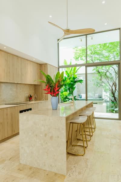 4-BR Townhouse, Bangkok, Khlong Tan Nua, Watthana, Bangkok, 4 Bedrooms, 350 sqm, Townhouse For Sale, by Patcharaporn Binsorlae, 500387010 - DDproperty.com