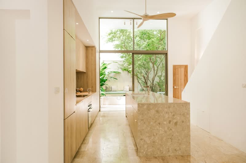 4-BR Townhouse, Bangkok, Khlong Tan Nua, Watthana, Bangkok, 4 Bedrooms, 350 sqm, Townhouse For Sale, by Patcharaporn Binsorlae, 500387010 - DDproperty.com