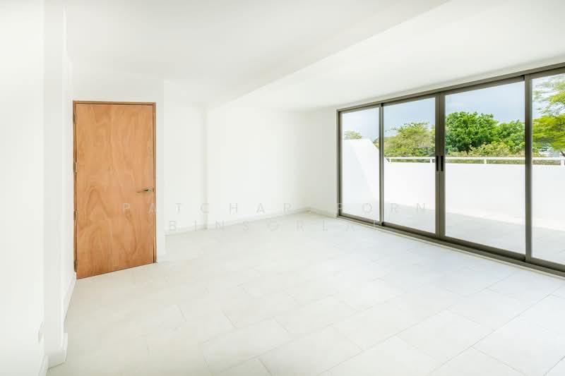 4-BR Townhouse, Bangkok, Khlong Tan Nua, Watthana, Bangkok, 4 Bedrooms, 350 sqm, Townhouse For Sale, by Patcharaporn Binsorlae, 500387010 - DDproperty.com