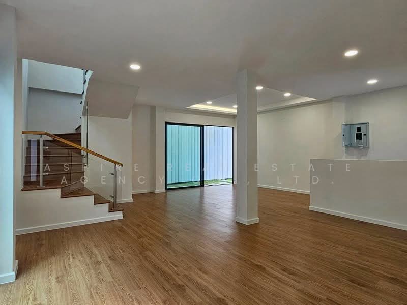 11.9 MB, Newly Renovated, 2-storey Detached House,Modern Private style, Chokchai 4 Soi 44, Bangkok, Lat Phrao, Bangkok, 3 Bedrooms, 250 sqm, Single Detached House For Sale, by Aspire Real Estate Agency Co., Ltd., 500387051 - DDproperty.com