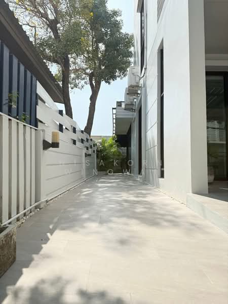 Areeya Mandarina Sukhumvit 77 : อารียา แมนดารีนา สุขุมวิท 77, กรุงเทพ, ถนนสุขุมวิท 77 (อ่อนนุช), สวนหลวง, กรุงเทพ, 204 ตร.ม., ทาวน์เฮ้าส์ ให้เช่า, โดย Nisakorn Wingwat, 500387162 - DDproperty.com