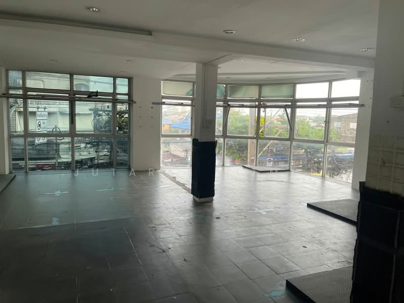 อาคารพาณิชย์ ตรงข้ามอ่อนนุช 54, Bangkok, Suan Luang, Bangkok, , 450 sqm, Shophouse For Rent, by Jutarat Jitmun, 500387191 - DDproperty.com