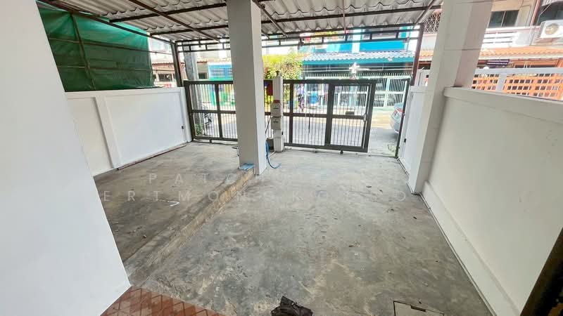 ขายทาวน์โฮม 3 ชั้น หมู่บ้านสหโชค ซอยรามอินทรา 34 แยก 26 ใกล้ทางด่วน เอกมัย-รามอินทรา และรถไฟฟ้าสายส, กรุงเทพ, ถนนอบู่เย็น, ท่าแร้ง, บางเขน, กรุงเทพ, 230 ตร.ม., ทาวน์เฮ้าส์ ขาย, โดย Patchatorn Lertmongkolsomchok, 500387211 - DDproperty.com