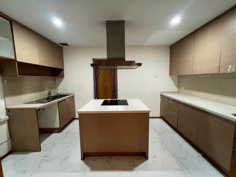The Empire Place, Bangkok, 88 Narathiwatratchanakharin Road, Thung Maha Mek, Sathon, Bangkok, 3 Bedrooms, 343 sqm, Condo For Sale, by Eastblue Horizon, 500387234 - DDproperty.com