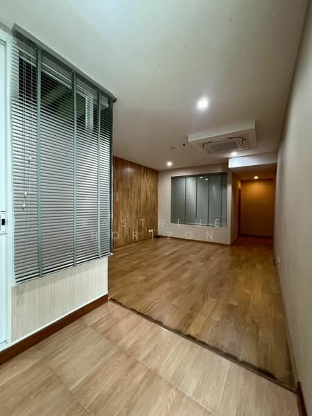 The Empire Place, Bangkok, 88 Narathiwatratchanakharin Road, Thung Maha Mek, Sathon, Bangkok, 3 Bedrooms, 343 sqm, Condo For Sale, by Eastblue Horizon, 500387234 - DDproperty.com