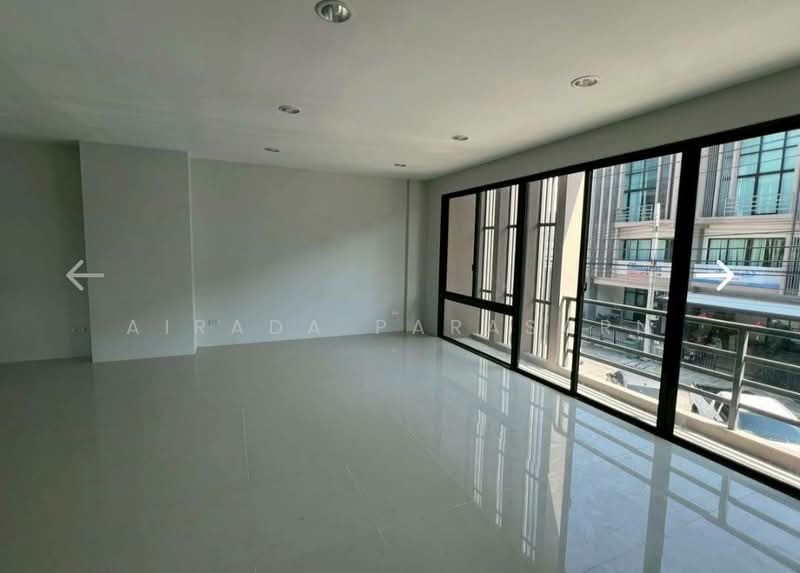 ลาดกระบัง, Bangkok, Khlong Sam Prawet, Lat Krabang, Bangkok, 3 Bedrooms, 217 sqm, Townhouse For Rent, by Airada Parasarn, 500387305 - DDproperty.com