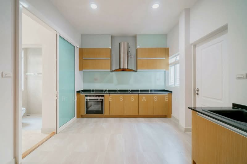 Bangkok Boulevard Rama 9-Srinakarin, Bangkok, Krungthep Kreetha Road, Saphan Sung, Bangkok, 5 Bedrooms, 500 sqm, Single Detached House For Rent, by Komkrit Arunvessased , 500387320 - DDproperty.com