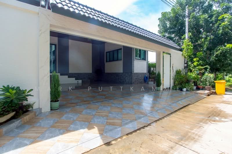 Hua Hin Soi 70, Prachuap Khiri Khan, Hin Lek Fai, Hua Hin, Prachuap Khiri Khan, 4 Bedrooms, 400 sqm, Villa For Sale, by Mark Puttkammer, 500387371 - DDproperty.com