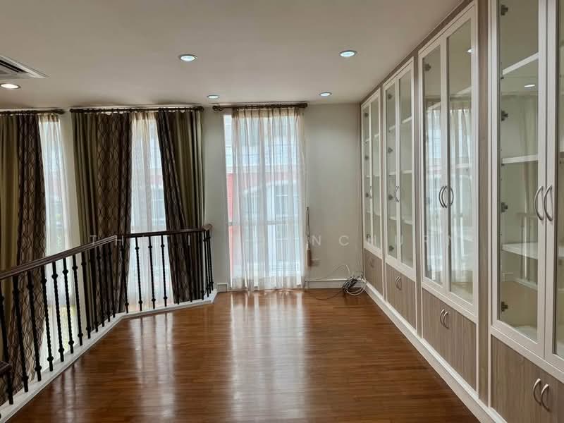 Baan Klang Krung Thonglor : บ้านกลางกรุงทองหล่อ, กรุงเทพ, 55 ซอยสุขุมวิท 55, คลองตันเหนือ, วัฒนา, กรุงเทพ, 400 ตร.ม., ทาวน์เฮ้าส์ ให้เช่า, โดย Thiti Boonchurn, 500387379 - DDproperty.com