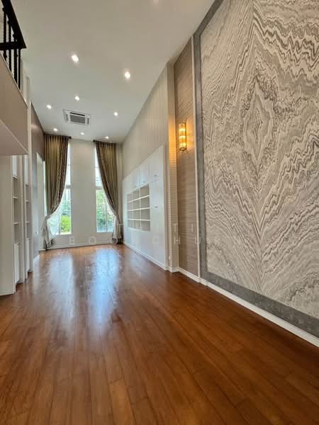 Baan Klang Krung Thonglor, Bangkok, 55 Soi Sukhumvit 55, Khlong Tan Nua, Watthana, Bangkok, 4 Bedrooms, 400 sqm, Townhouse For Rent, by Thiti Boonchurn, 500387379 - DDproperty.com