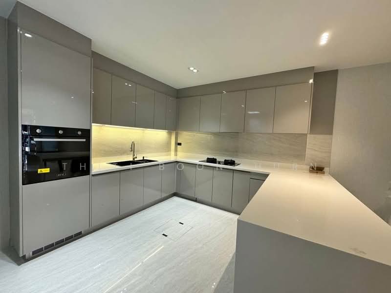 Baan Klang Krung Thonglor, Bangkok, 55 Soi Sukhumvit 55, Khlong Tan Nua, Watthana, Bangkok, 4 Bedrooms, 400 sqm, Townhouse For Rent, by Thiti Boonchurn, 500387379 - DDproperty.com