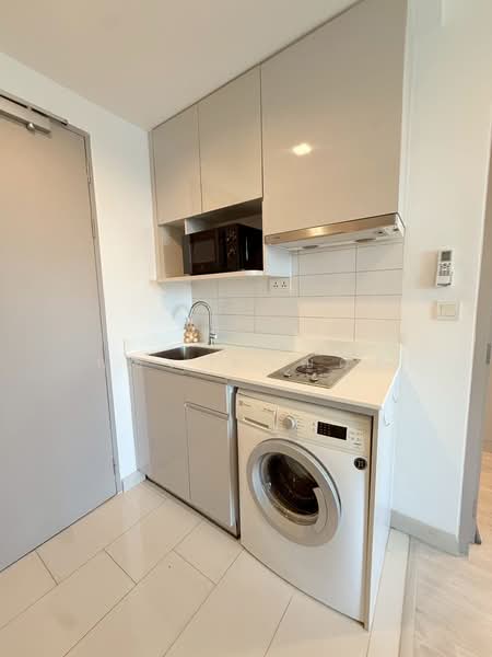 IDEO MOBI Sukhumvit 81, Bangkok, 2097 Sukhumvit Road, Bang Chak, Phra Khanong, Bangkok, 1 Bedroom, 31 sqm, Condo For Rent, by พชร ชาญศิริ, 500387400 - DDproperty.com