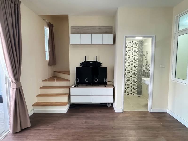 Golden Town Sukhumvit-Bearing Station, Samut Prakan, Soi Tesabansamrongtai 6, Sam Rong, Phra Pra Daeng, Samut Prakan, 4 Bedrooms, 117 sqm, Townhouse For Rent, by Thiti Boonchurn, 500387407 - DDproperty.com
