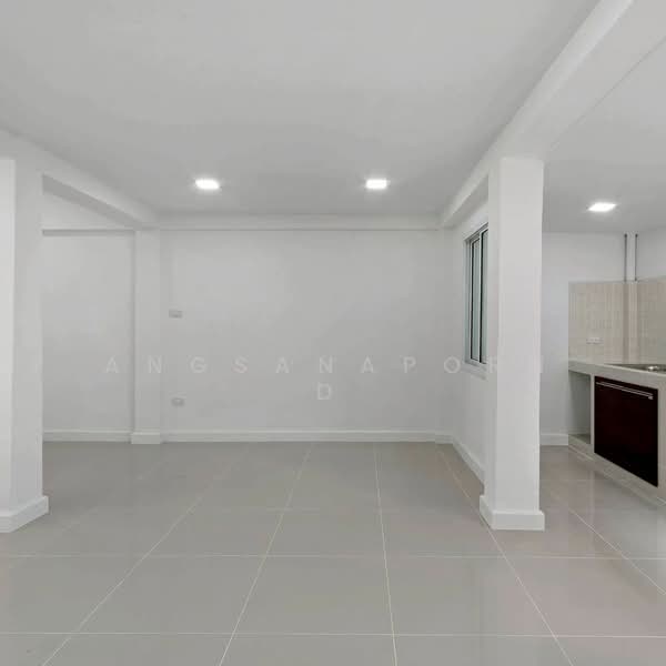 เศรณี ดอนเมือง, Bangkok, Don Mueang, Bangkok, 4 Bedrooms, 180 sqm, Townhouse For Sale, by Angsanaporn D, 500387472 - DDproperty.com