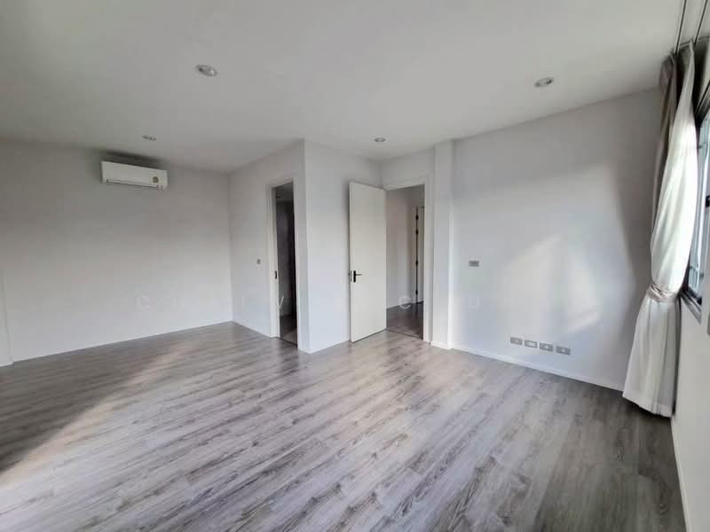 The Sonne Srinakarin-Bangna, Bangkok, Soi Chumchon Mahat Thai 3, Bangna-Trad Road, Dok Mai, Prawet, Bangkok, 4 Bedrooms, 245 sqm, Single Detached House For Sale, by Chaiwat Chung, 500387530 - DDproperty.com