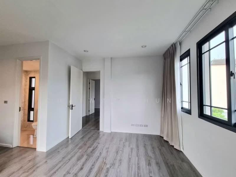 The Sonne Srinakarin-Bangna, Bangkok, Soi Chumchon Mahat Thai 3, Bangna-Trad Road, Dok Mai, Prawet, Bangkok, 4 Bedrooms, 245 sqm, Single Detached House For Sale, by Chaiwat Chung, 500387530 - DDproperty.com