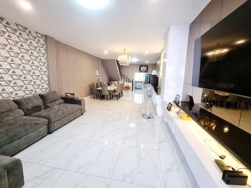 Townhome 4 Storey Sutthisan, Bangkok, สุทธิสารวินิจฉัย, Din Daeng, Bangkok, 4 Bedrooms, 300 sqm, Townhouse For Rent, by นัฐพงค์ มณีอัครเนตร, 500387539 - DDproperty.com