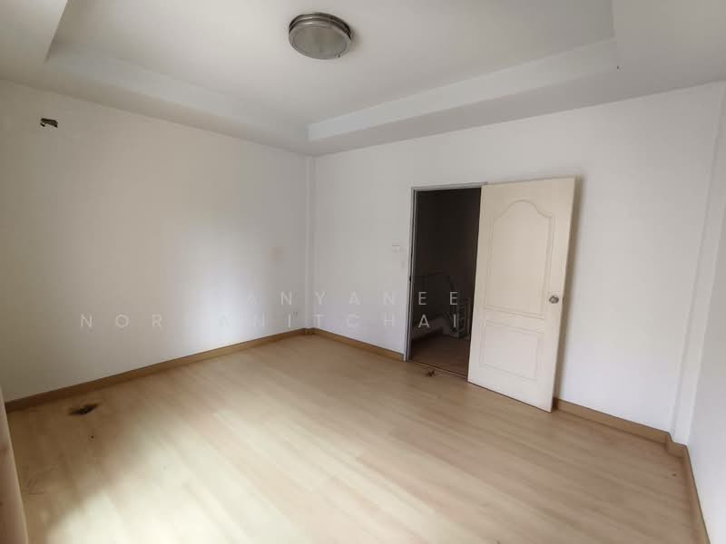 Piemsuk, Nonthaburi, รัตนาธิเบศร์, Bang Kra So, Muang Nonthaburi, Nonthaburi, 3 Bedrooms, 220 sqm, Townhouse For Sale, by Anyanee Norranitchaiyakul, 500387552 - DDproperty.com