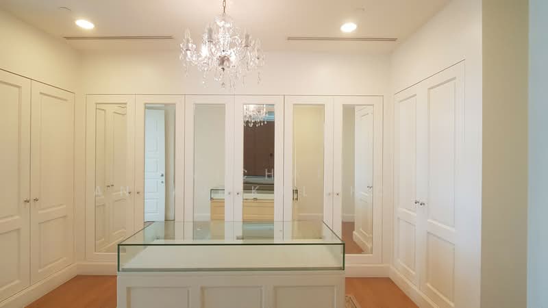 Royce Private Residences, Bangkok, 61 Soi Sukhumvit 31, Khlongtoei Nua, Watthana, Bangkok, 4 Bedrooms, 355 sqm, Condo For Rent, by Vichai  Annavakulthorn, 500387679 - DDproperty.com