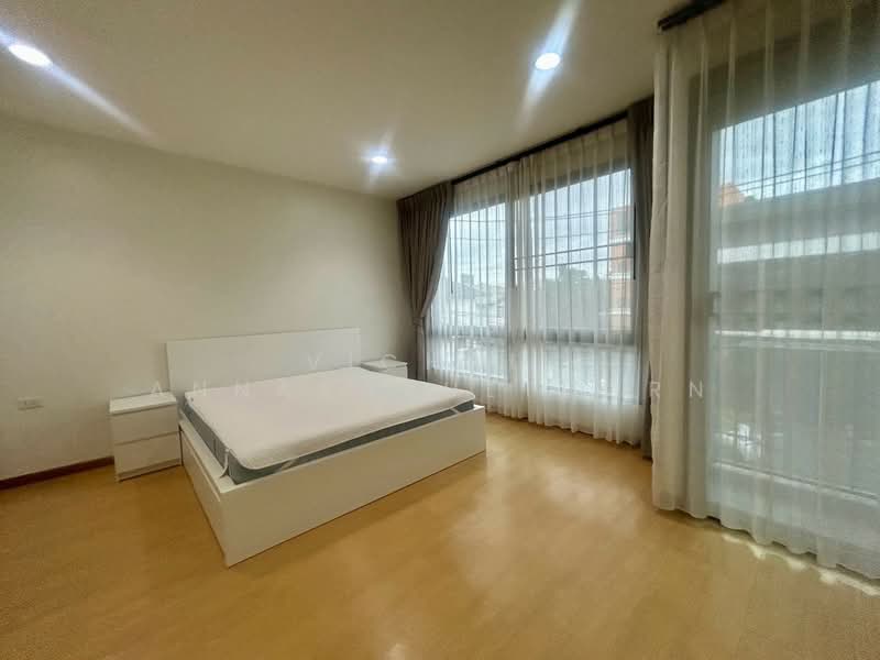4-BR Townhouse, Bangkok, Bang Chak, Phra Khanong, Bangkok, 4 Bedrooms, 280 sqm, Townhouse For Rent, by Vichai Annavakulthorn, 500387697 - DDproperty.com