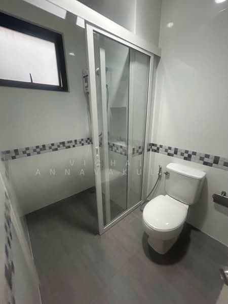 4-BR Townhouse, Bangkok, Bang Chak, Phra Khanong, Bangkok, 4 Bedrooms, 280 sqm, Townhouse For Rent, by Vichai Annavakulthorn, 500387697 - DDproperty.com