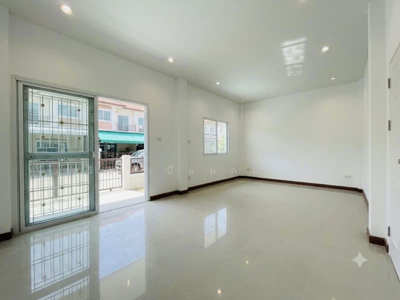 Chanantorn 2 Phetkasem 69, Bangkok, South Side of Phasi Charoen Canal Road, Nong Khaem Subdistrict, Nong Khaem District, Bangkok, Nong Kham, Nong Khaem, Bangkok, 3 Bedrooms, 128 sqm, Townhouse For Sale, by Pawish Piemkamolkul, 500387742 - DDproperty.com