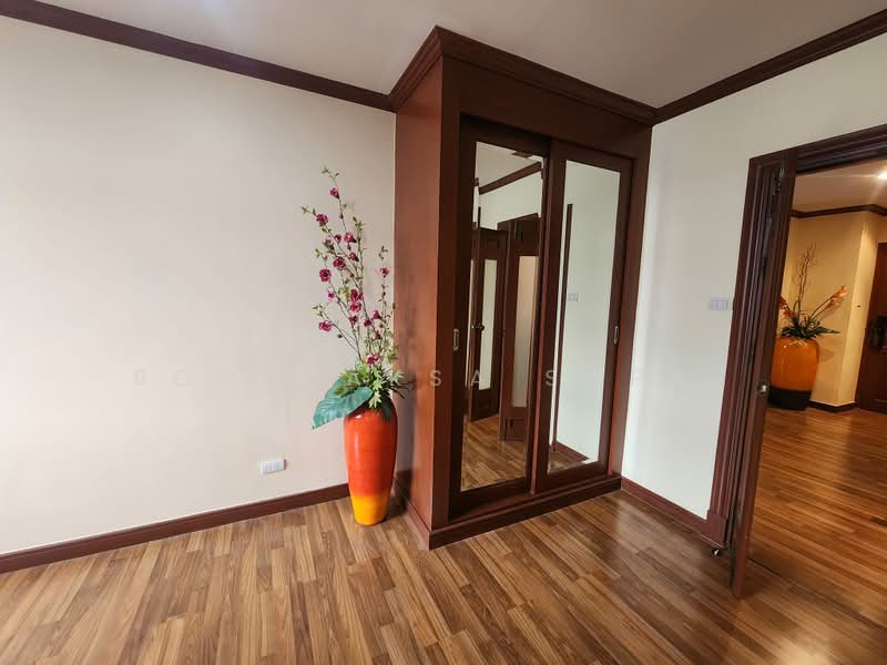 Baan Klang Krung Resort (Ratchada 7), Bangkok, 7 Ratchadaphisek Road, Din Daeng, Din Daeng, Bangkok, 2 Bedrooms, 100 sqm, Condo For Rent, by Boonraksa Sopak, 500387787 - DDproperty.com