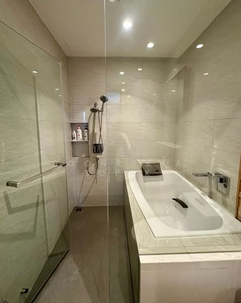 Maru Ekkamai 2, Bangkok, 70-5 Sukhumvit 63 Road, Phra Kanong Nua, Watthana, Bangkok, 2 Bedrooms, 59 sqm, Condo For Rent, by Boonraksa Sopak, 500387794 - DDproperty.com