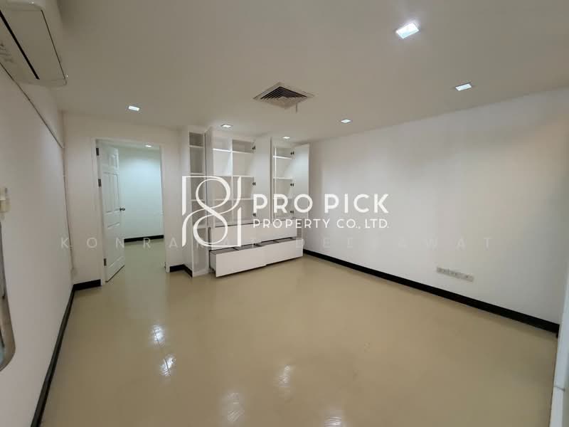For Rent Office BTS Chit Lom Pathumwan PP-00331, Bangkok, เพลินจิต, Lumphini, Pathum Wan, Bangkok, , 110 sqm, Office Space For Rent, by Konrarat Deesawat, 500387836 - DDproperty.com