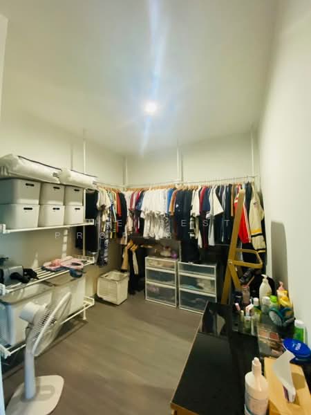 Sammakorn Avenue Suvarnabhumi, Bangkok, Rural Development 3 Khlong Song Ton Noon, Khlong Song Ton Nun, Lat Krabang, Bangkok, 3 Bedrooms, 100 sqm, Townhouse For Sale, by The Best Property ฉาย, 500387862 - DDproperty.com