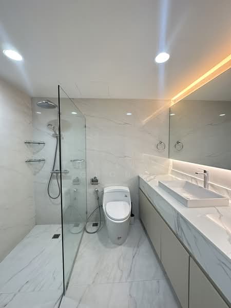 Lake Avenue Sukhumvit 16, Bangkok, Soi Sammitr Sukhumvit Road, Khlong Tan Nua, Watthana, Bangkok, 2 Bedrooms, 128 sqm, Condo For Rent, by The Luxe Group, 500387936 - DDproperty.com