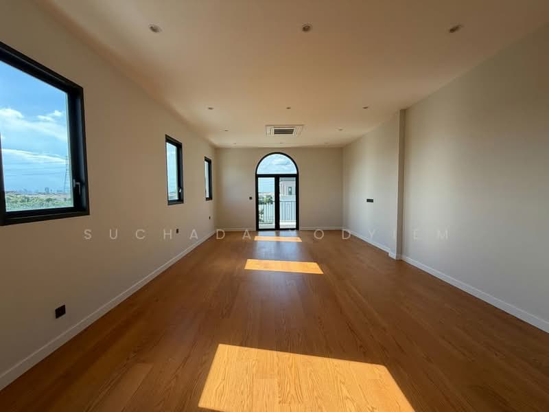 CINQ ROYAL The Eighteen Bangna KM.7, Samut Prakan, Bang Kaeo, Bang Plee, Samut Prakan, 5 Bedrooms, 748 sqm, Single Detached House For Sale, by Suchada Yodyiem, 500387980 - DDproperty.com