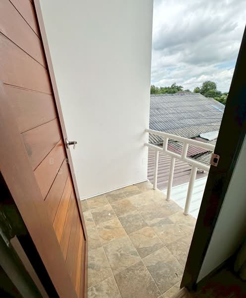 Townhome for rent near HomePro Sansai, Chiang Mai Rental Price: 16,000 THB / month No.11H658, Chiang Mai, Nong Chom, San Sai, Chiang Mai, 2 Bedrooms, 110 sqm, Townhouse For Rent, by Baandeedee Chiangmai, 500388015 - DDproperty.com