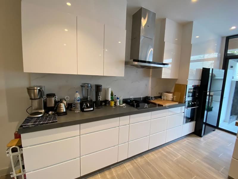 The Natural Place, Bangkok, 333 Soi Sukhumvit 31, Khlong Tan Nua, Watthana, Bangkok, 4 Bedrooms, 400 sqm, Townhouse For Sale, by PROPERTYSIGHTS REAL ESTATE, 500388039 - DDproperty.com