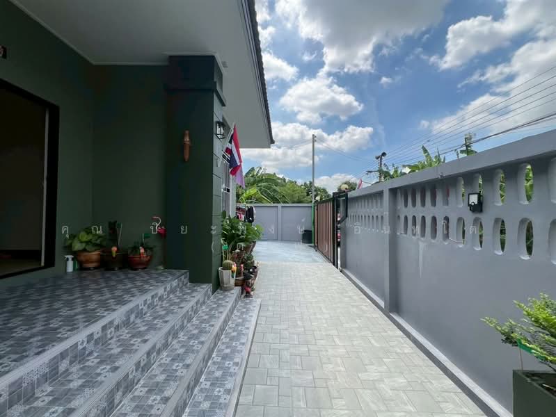 บ้านเดี่ยว 1 ชั้น 60 ตร.ว. บ้านเดี่ยว ใกล้สถานีรถไฟฟ้าคูคต ซอยลำลูกกา37 ถนนลำลูกกา, Pathum Thani, ถนนลำลูกกา, Khu Khot, Lam Luk Ka, Pathum Thani, 2 Bedrooms, 200 sqm, Single Detached House For Sale, by คุณ ปิยะพงษ์ อินทโต (ต๊าฟ), 500388091 - DDproperty.com