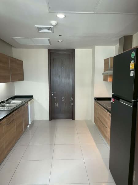 Vasu The Residence, Bangkok, Soi Sukhumvit 55, Khlong Tan Nua, Watthana, Bangkok, 3 Bedrooms, 231 sqm, Condo For Rent, by Ratsarin Sirinipaspong, 500388178 - DDproperty.com