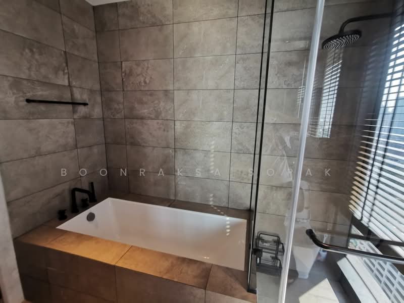 The Lofts Asoke, Bangkok, Sukhumvit 21 Road, Khlongtoei Nua, Watthana, Bangkok, 2 Bedrooms, 75 sqm, Condo For Rent, by Boonraksa Sopak, 500388238 - DDproperty.com