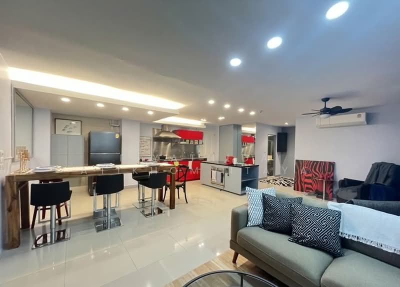 The Clover Thonglor Residence, Bangkok, Soi Sukhumvit 55, Khlong Tan Nua, Watthana, Bangkok, 3 Bedrooms, 115 sqm, Condo For Rent, by Piyathida Atikhomvitaya, 500388325 - DDproperty.com
