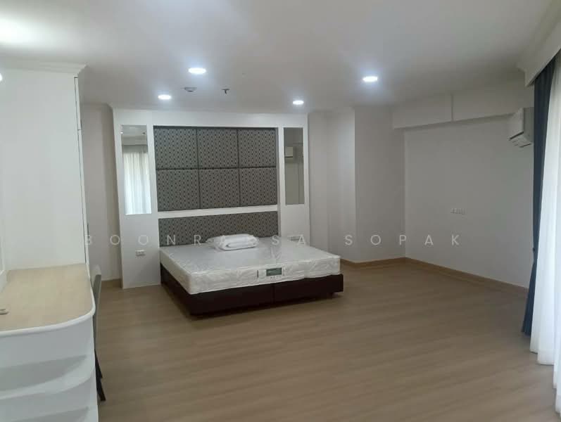 Baan Suanpetch, Bangkok, 18 Soi Sukhumvit 39, Khlong Tan Nua, Watthana, Bangkok, 2 Bedrooms, 133 sqm, Condo For Rent, by Boonraksa Sopak, 500388326 - DDproperty.com