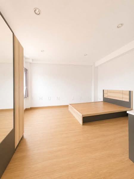 Home Office for Rent – Only 100 Meters from BTS Yellow Line, Si Srinagarindra 38 Station (SPSJP456), Bangkok, ศรีนครินทร์ 45, Nong Bon, Prawet, Bangkok, 3 Bedrooms, 348 sqm, Townhouse For Rent, by Khun Jane, 500388392 - DDproperty.com
