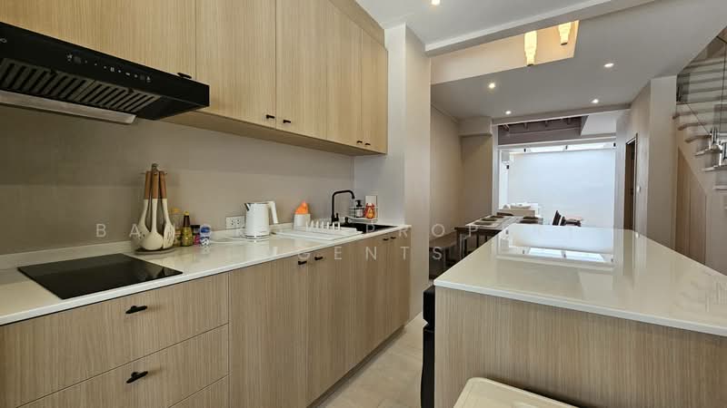 Townhouse near Banjakiti Park, Bangkok, Khlong Toei, Khlong Toei, Bangkok, 2 Bedrooms, 150 sqm, Townhouse For Rent, by BANGKOK PROPERTY AGENTS, 500388396 - DDproperty.com