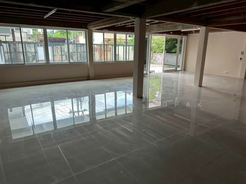 3-BR House, Bangkok, Phra Kanong Nua, Watthana, Bangkok, 3 Bedrooms, 150 sqm, Single Detached House For Rent, by Boonraksa Sopak, 500388477 - DDproperty.com
