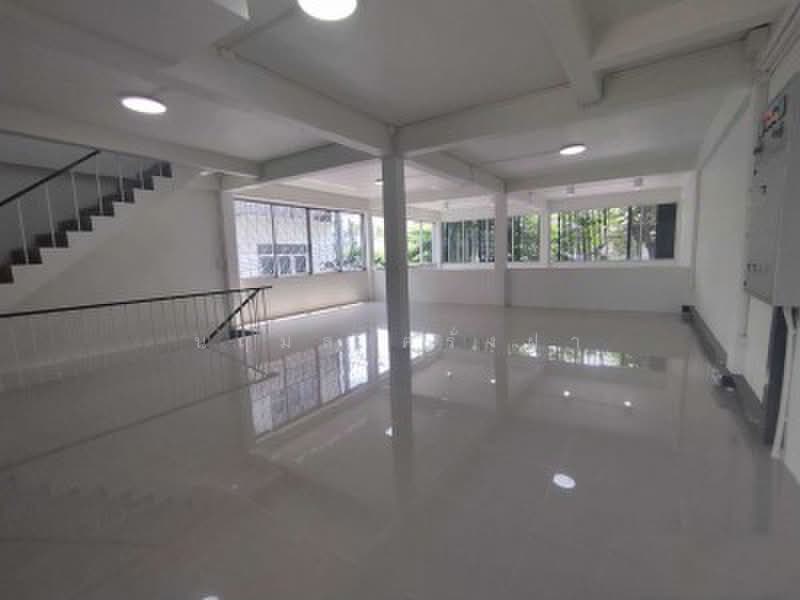 ขายอาคารพาณิชย์ 3 ชั้นมีชั้นลอย ใกล้ MRTสถานี บางโพ (สายสีน้ำเงิน) ใกล้รัฐสภาแห่งใหม่ ทำเลดีมาก, กรุงเทพ, บางซื่อ, กรุงเทพ, 424 ตร.ม., ตึกแถว-อาคารพาณิชย์ ขาย, โดย นฤมล ครั่งฝา, 500388502 - DDproperty.com