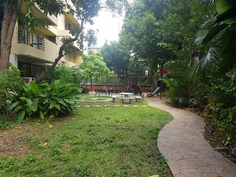 Charktip Court, Bangkok, 62 Soi Sukhumvit 51, Khlongtoei Nua, Watthana, Bangkok, 3 Bedrooms, 200 sqm, Apartment For Rent, by Boonraksa Sopak, 500388640 - DDproperty.com